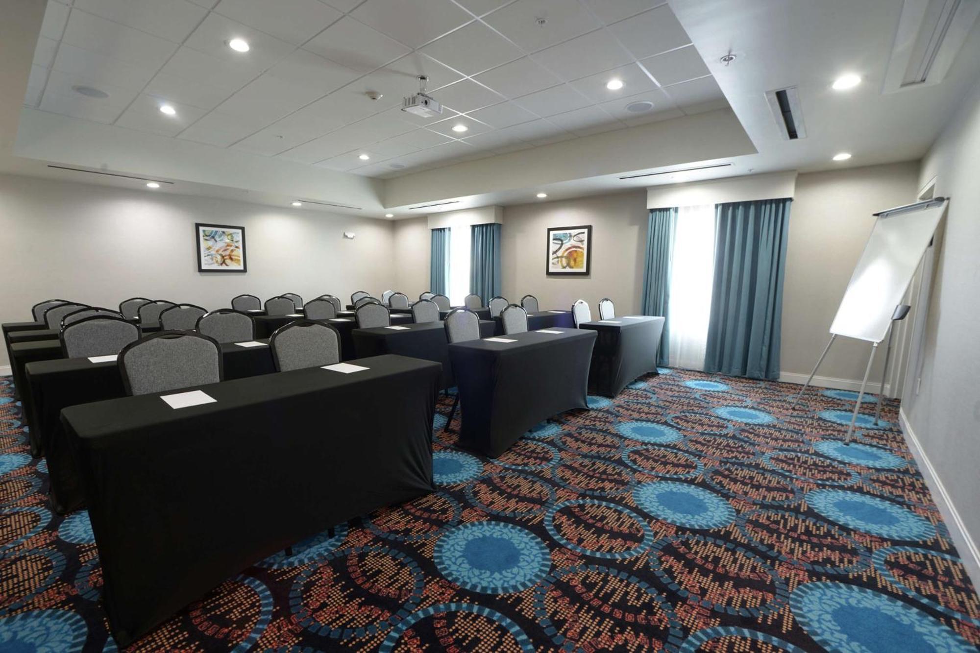 Hampton Inn & Suites Oklahoma City/Quail Springs Экстерьер фото