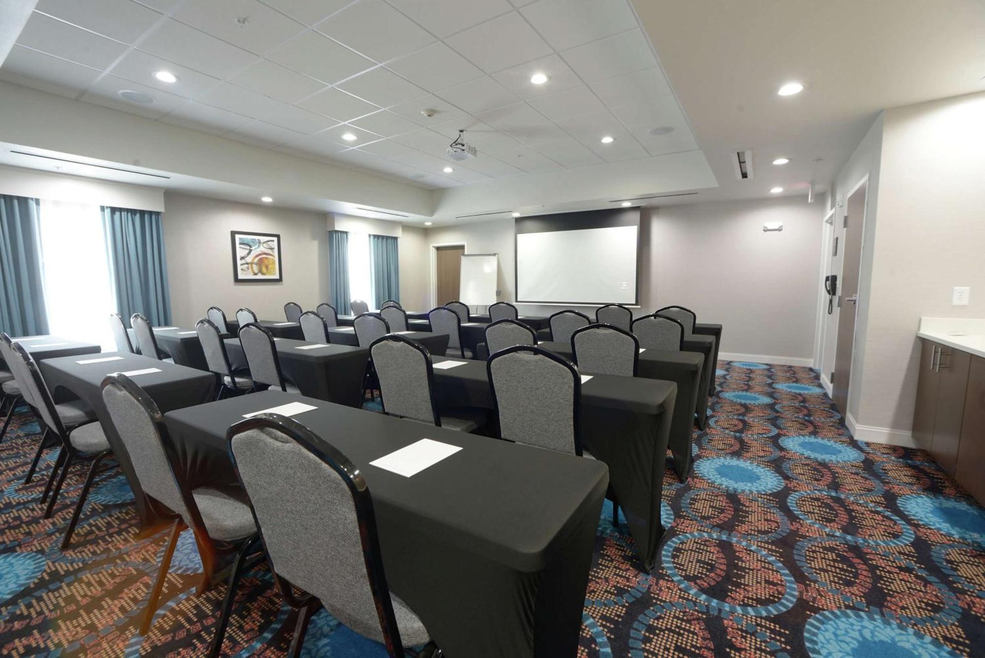 Hampton Inn & Suites Oklahoma City/Quail Springs Экстерьер фото